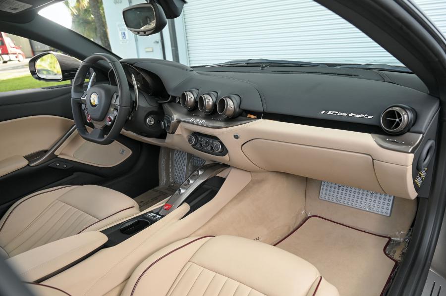Торпедо Ferrari F12berlinetta The Grand Tourer (226891) 2017 года  (фото 10 из 31)